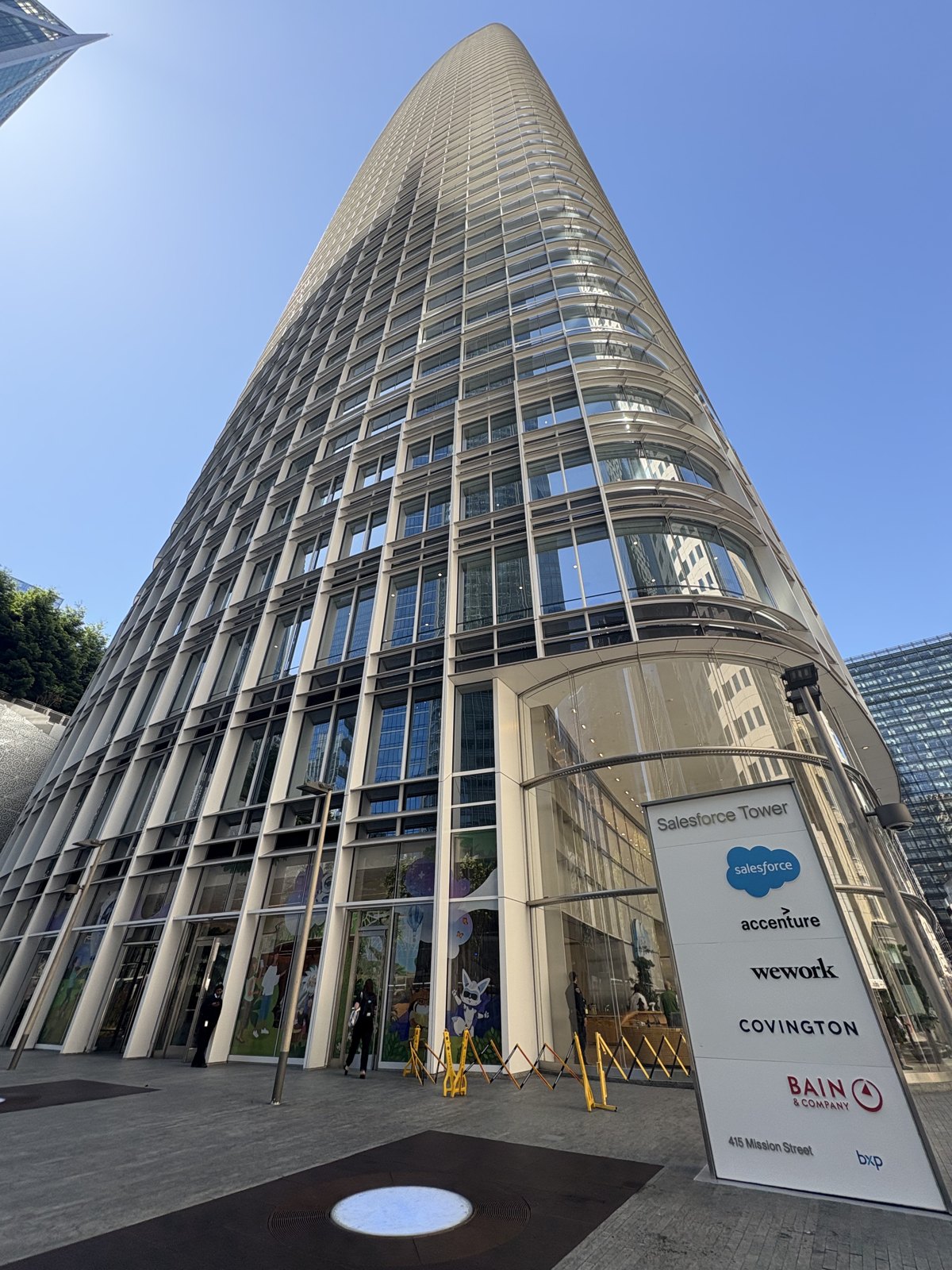サンフランシスコで訪れたオフィスが入るSalesforce Towerの外観